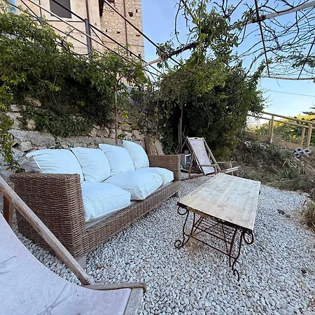 Visione Via Peltuino 19 *
